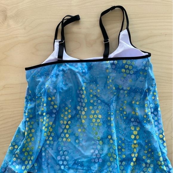 Tank Top with Built in Bra size Large (FO) - Picture 5 of 10